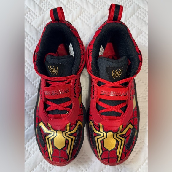 Adidas Spider-Man Kids Shoes Sneakers Footwear Red Gold Youth Size 5 - Picture 11 of 12